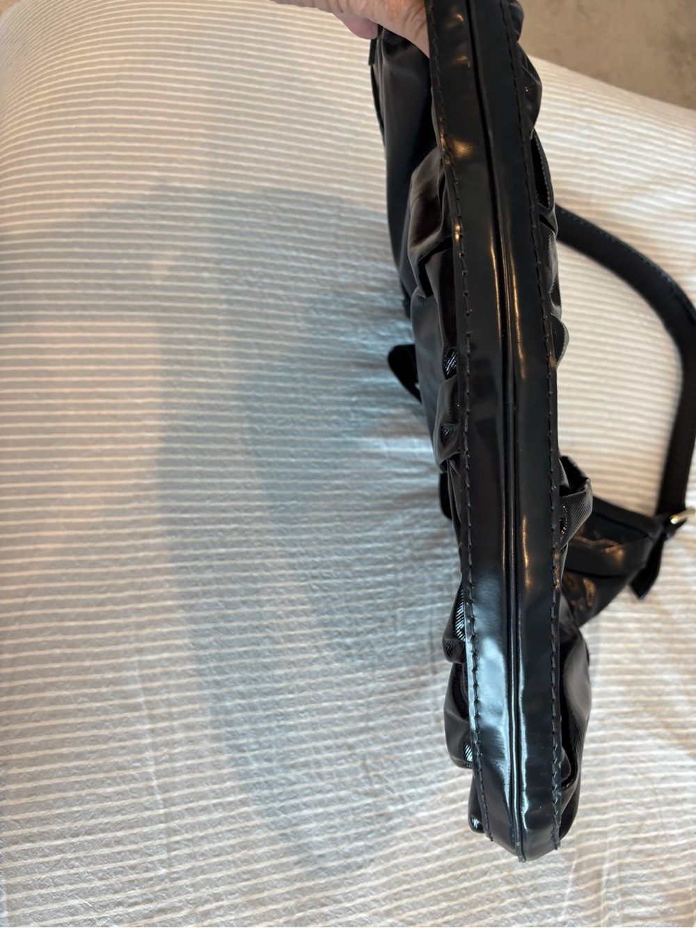Gucci Black Patent Hobo Bag with Statement Buckle - Picture 5 of 6